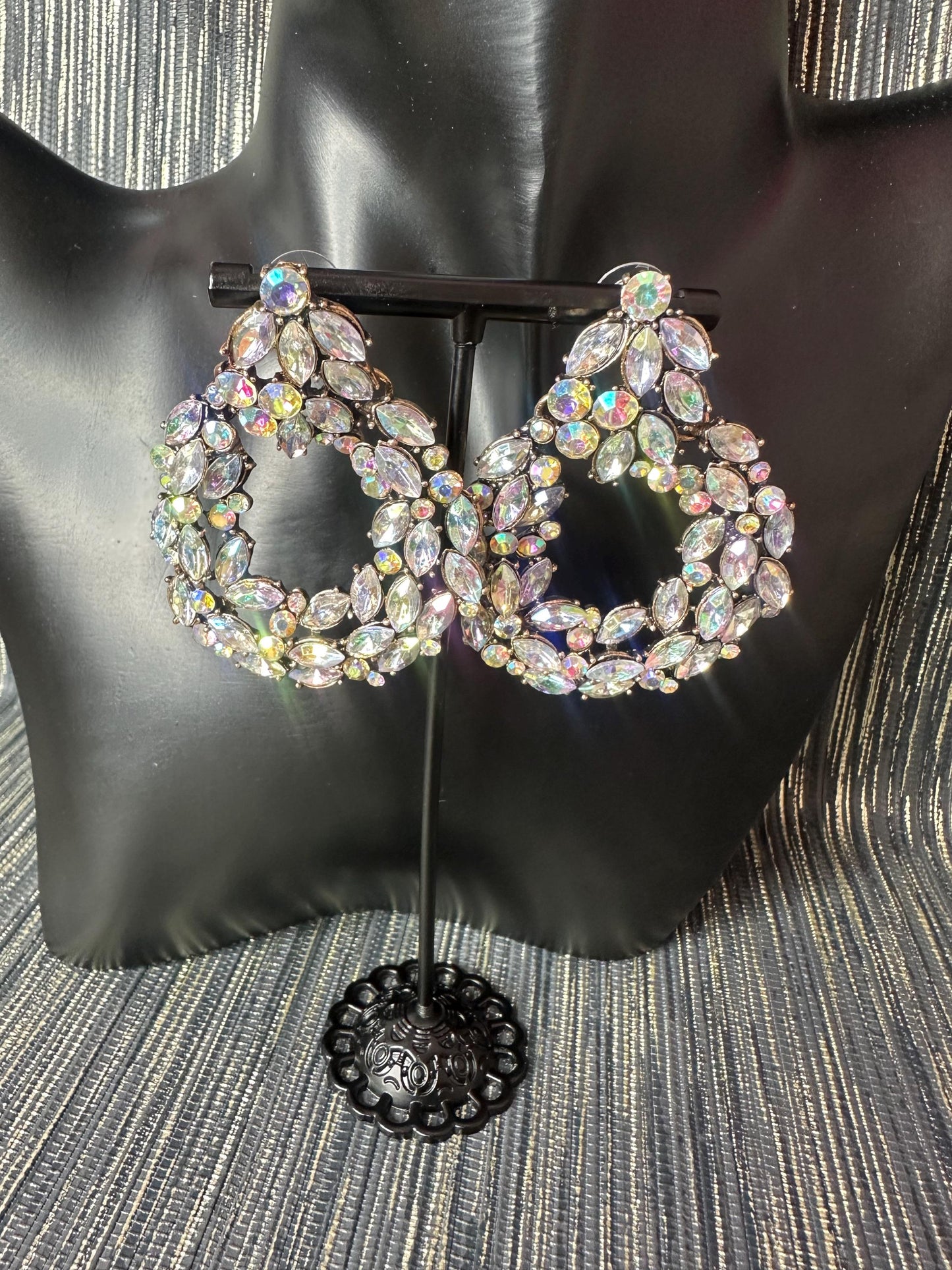 Sparkly Roundish Stoned earrings