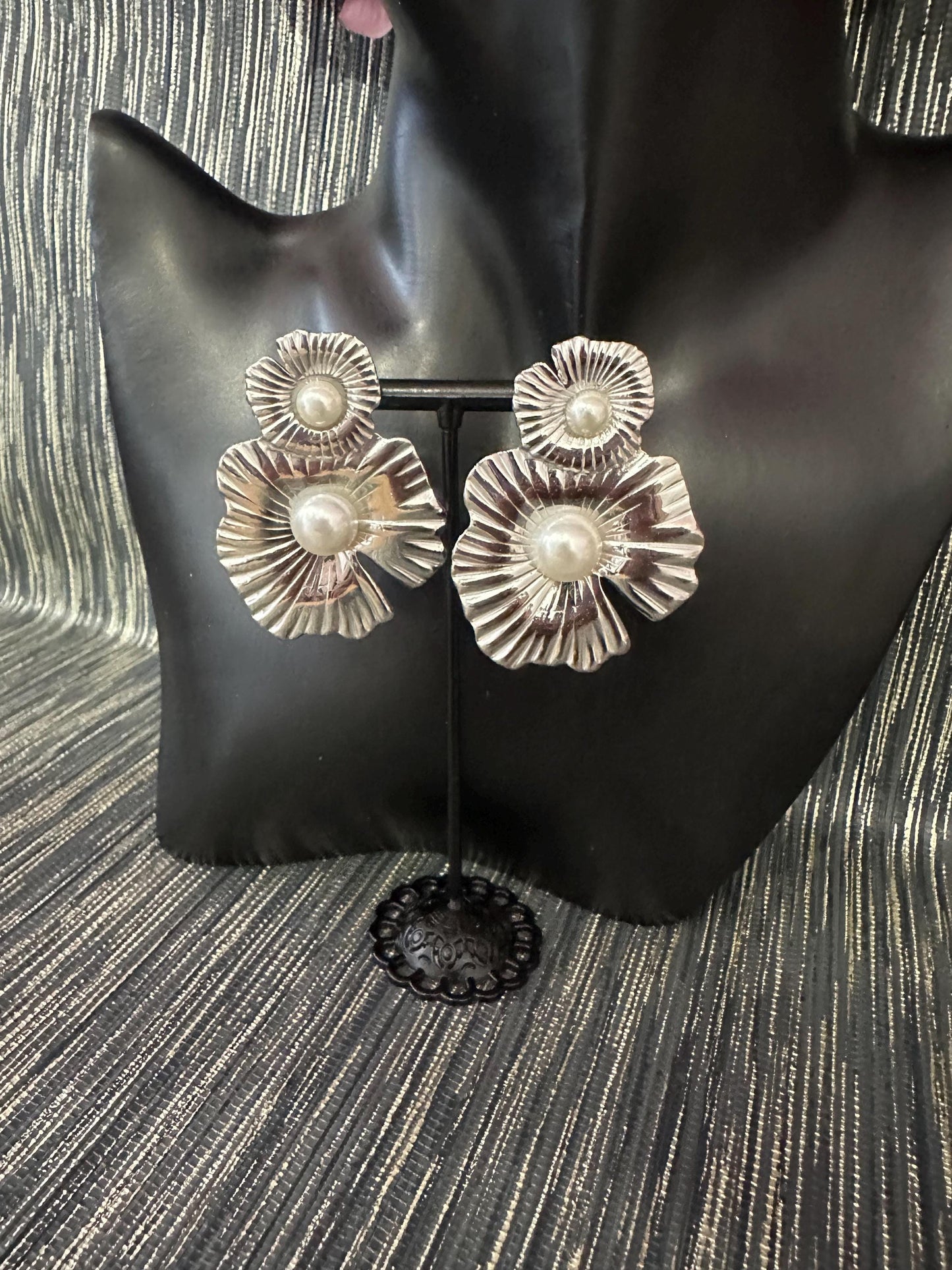 Double flowered Silver earrings