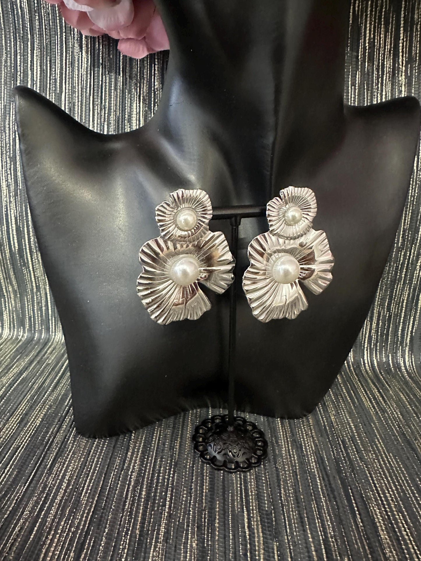 Double flowered Silver earrings