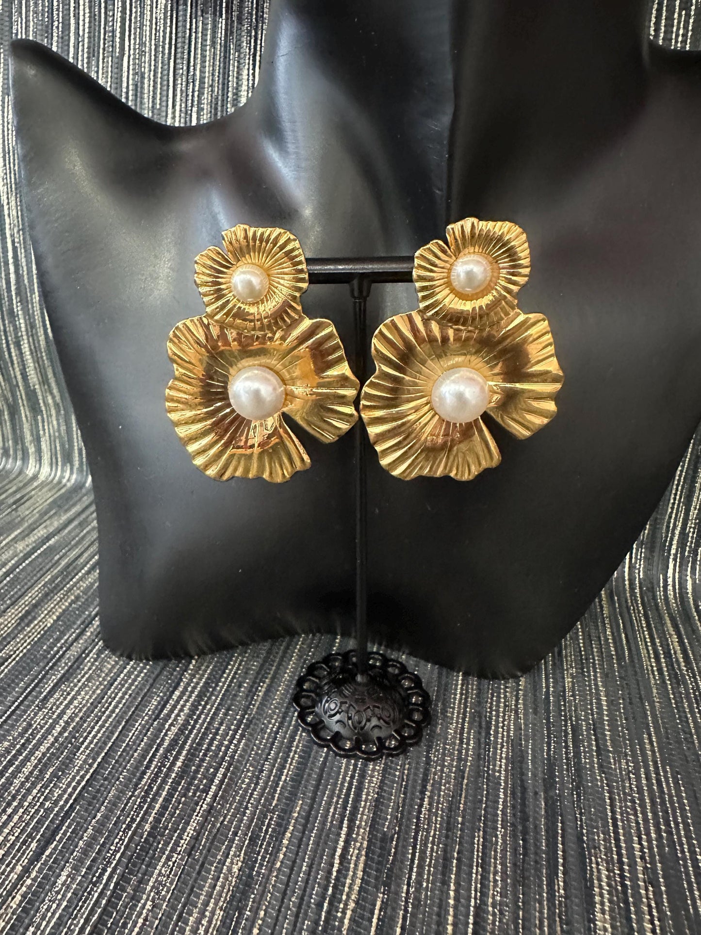 Double flowered Gold earrings