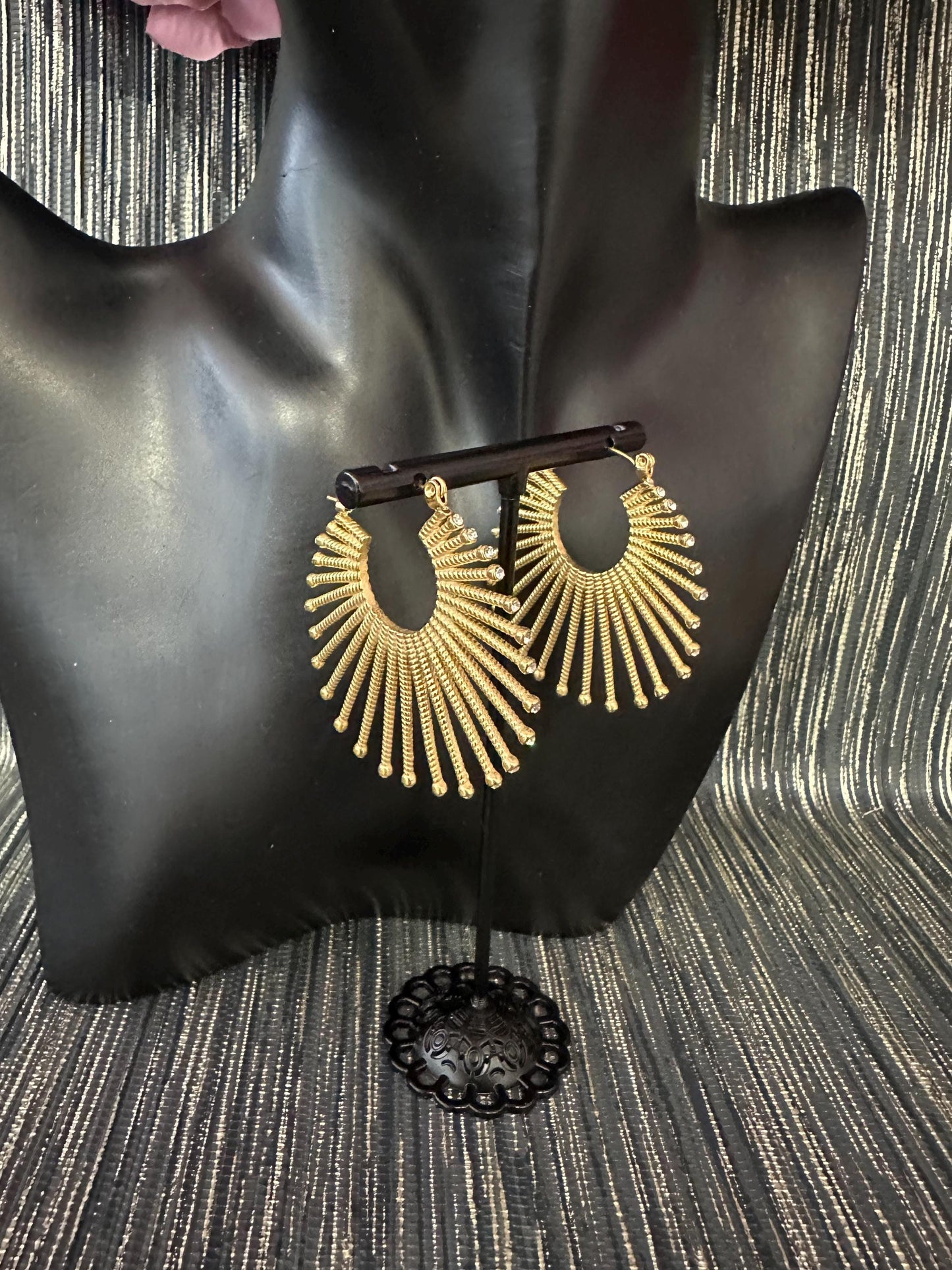 Stoned Spiky earrings