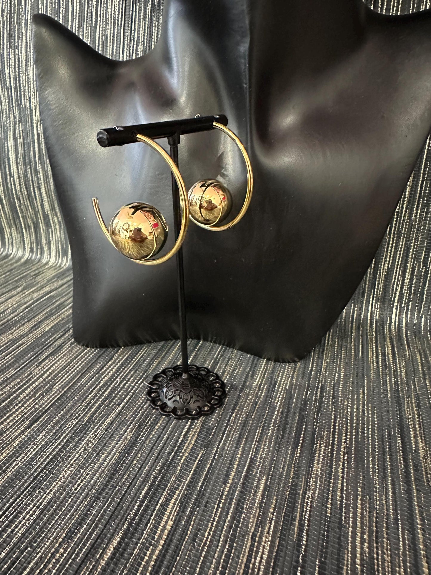 Round Gold Ball Hoop earrings