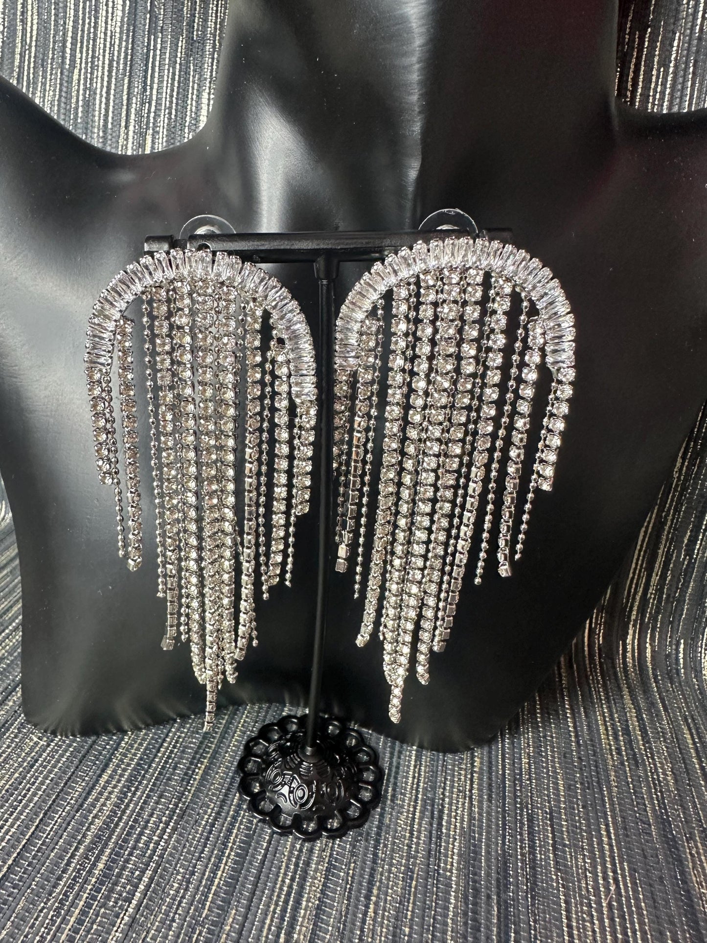 Chandelier Sparkly Drop earrings
