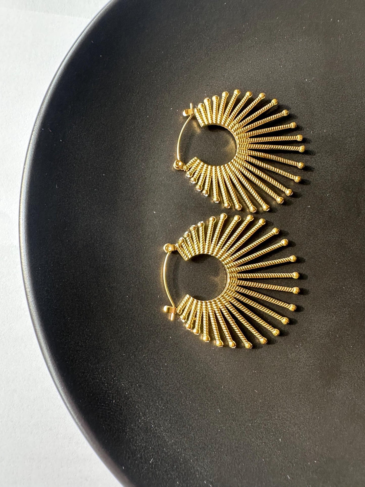 Stoned Spiky earrings