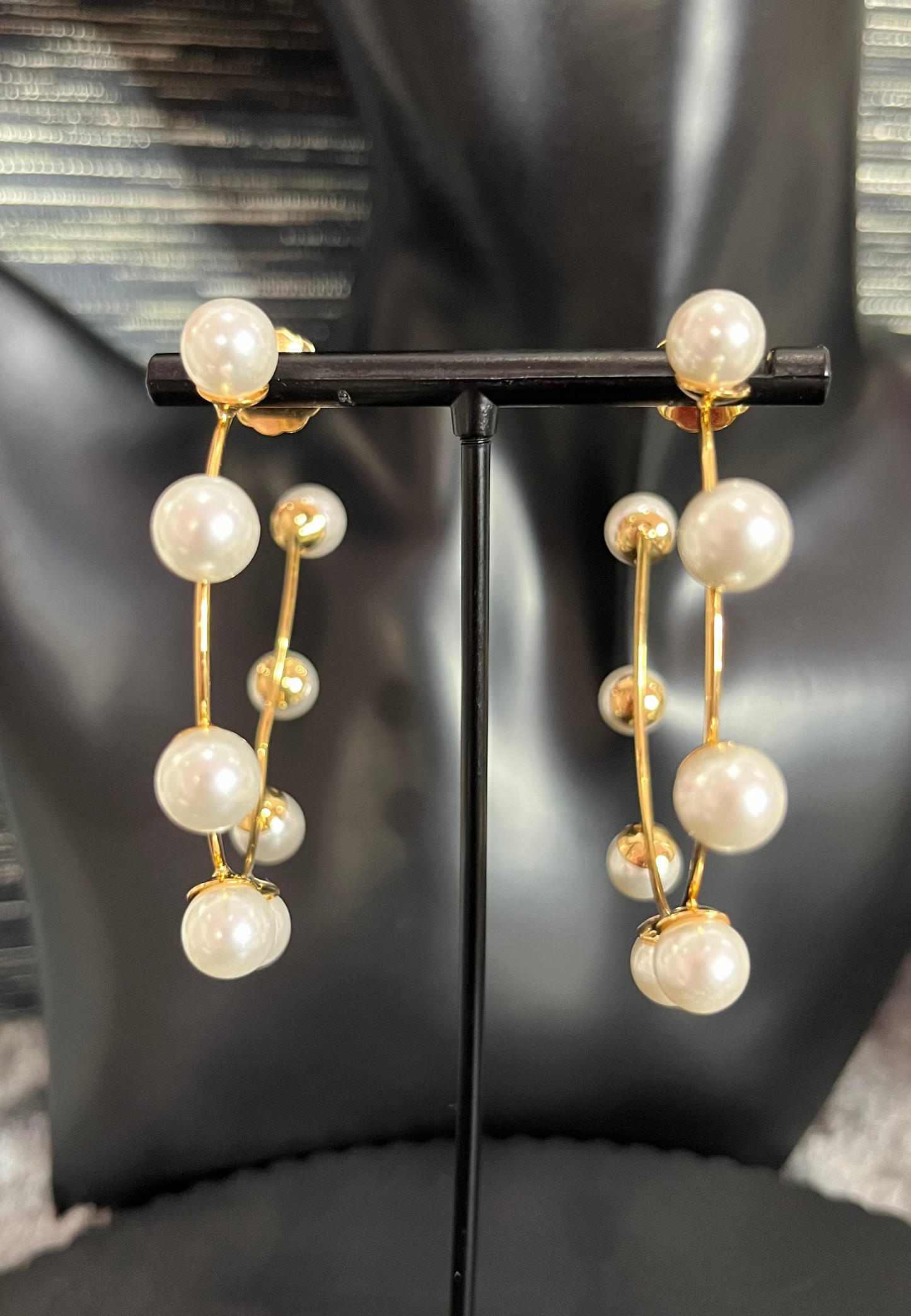 Amy Pearly Hoop earrings