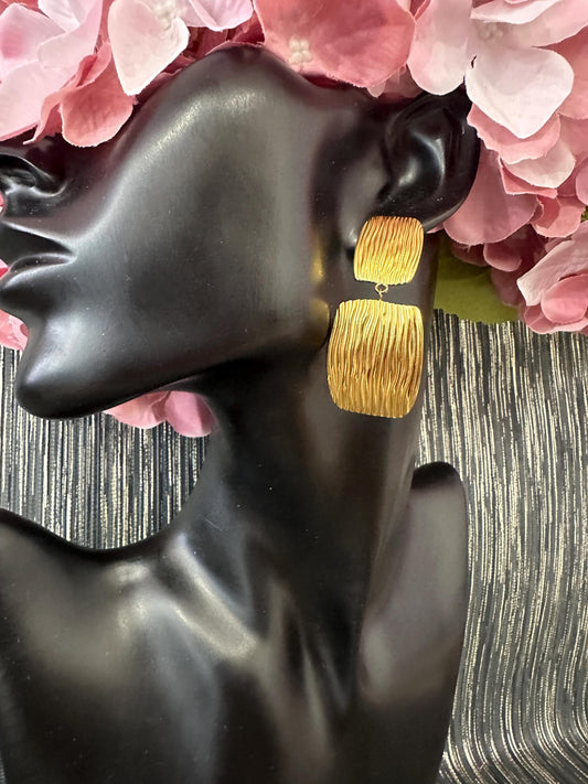 Gold Patterned Tiered earrings