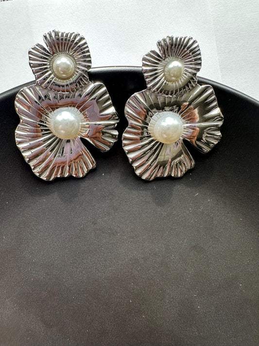 Double flowered Silver earrings